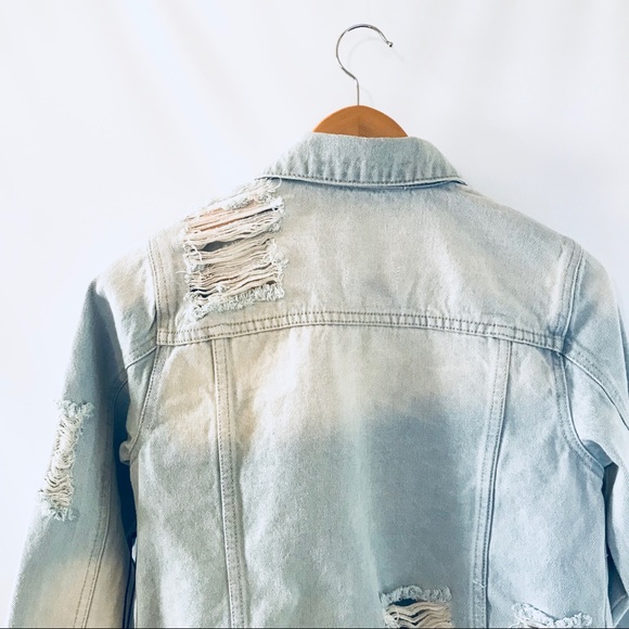 ✨NEW✨ Distressed jean jacket - Picture 4 of 7